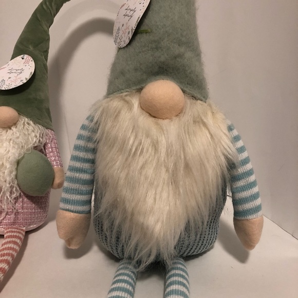 Neutral large sitting Easter Spring gnome pair - Picture 5 of 16
